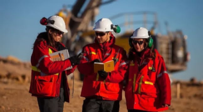 PROVEEDORES MINEROS EN ESTADO DE ALERTA ADVIERTEN LA LLEGADA DE FOREANOS. Y GENERA PREOCUPACIÓN