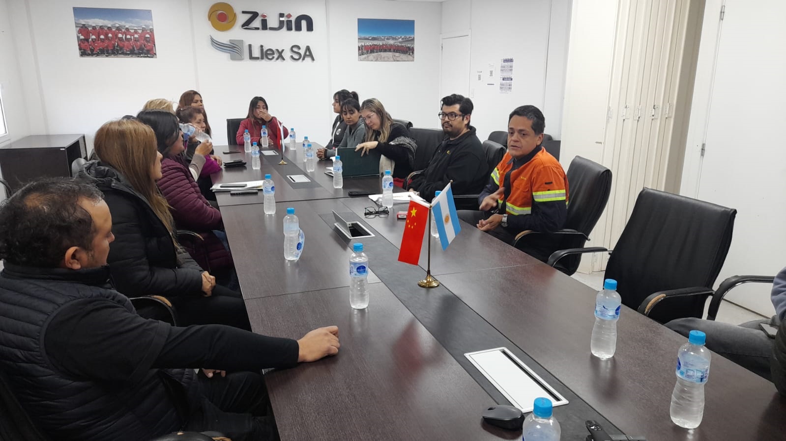 ZIJIN LIEX AVANZA EN EL FORTALECIMIENTO DE VINCULOS CON LOS PROVEEDORES LOCALES EN FIAMBALA.