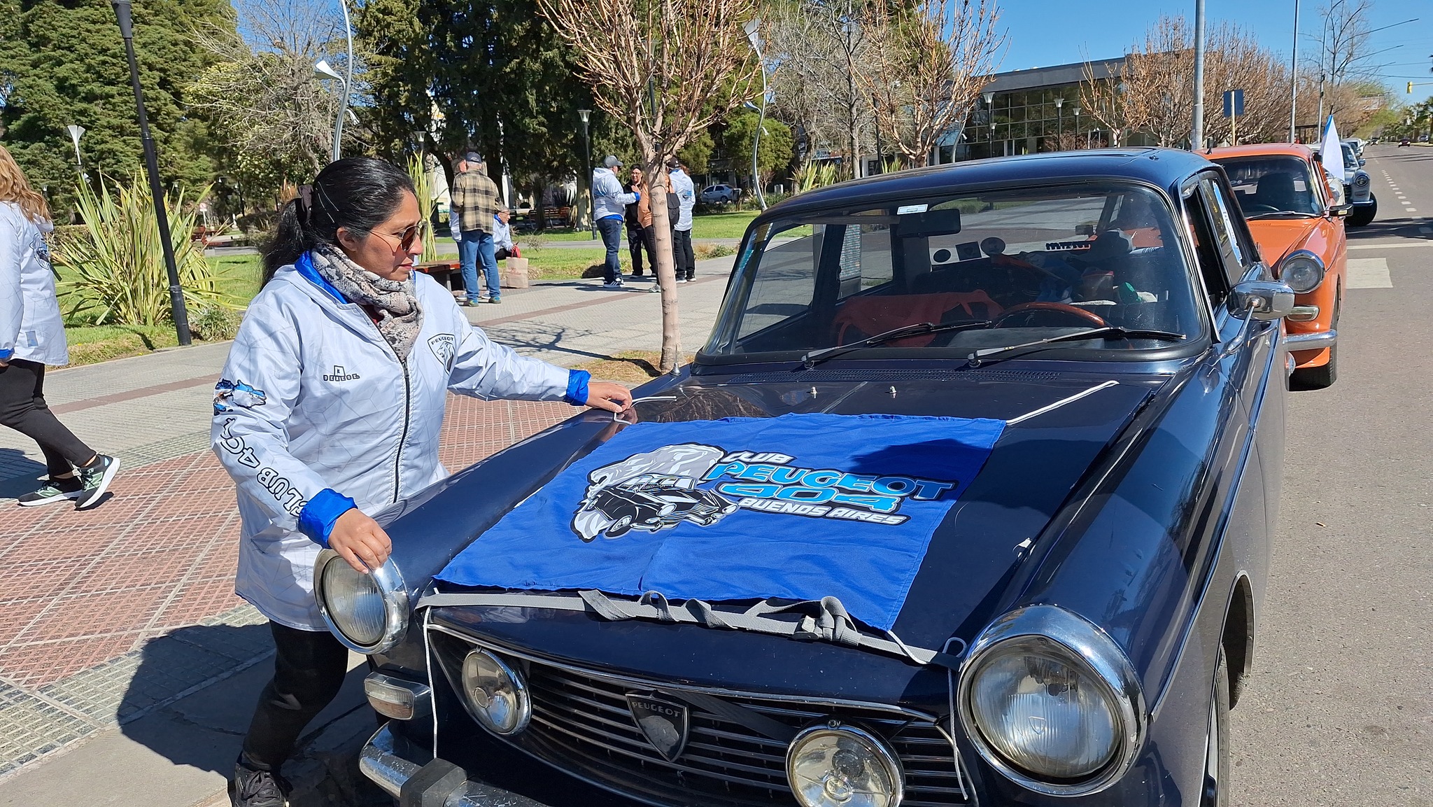 EL ENCUENTRO NACIONAL DE PEUGEOT 404 DE VISITA EN SAN RAFAEL