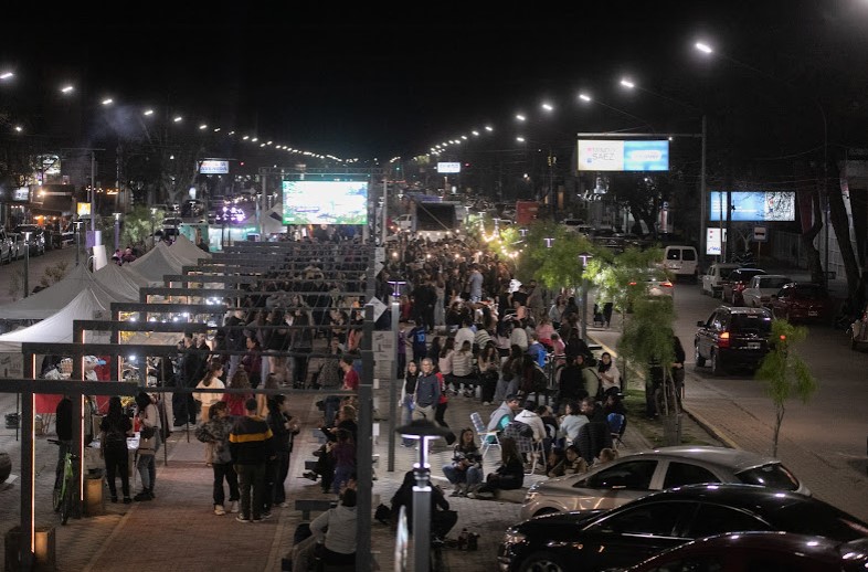 GENERAL ALVEAR DISFRUTÓ DE LA PREVIA DE LA FIESTA DE LA CERVEZA DEL SUR MENDOCINO