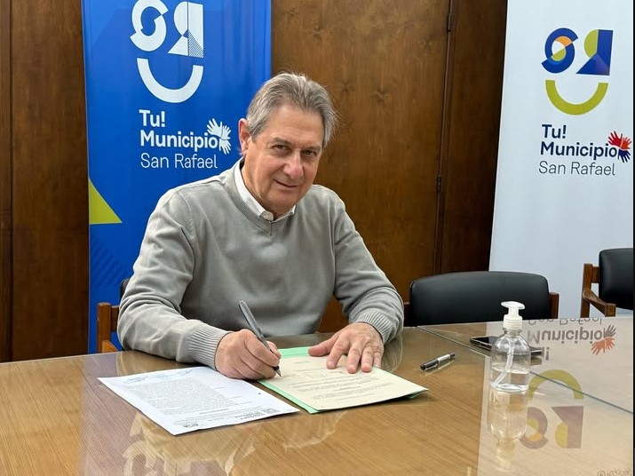 Omar Félix promulgó la autonomía y dio un paso más hacia la Carta Orgánica Municipal