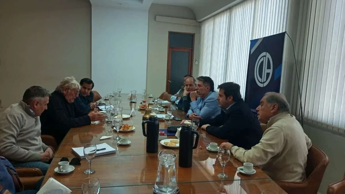 Paso Las Leñas: Reunión con representantes de provincia y la legislatura