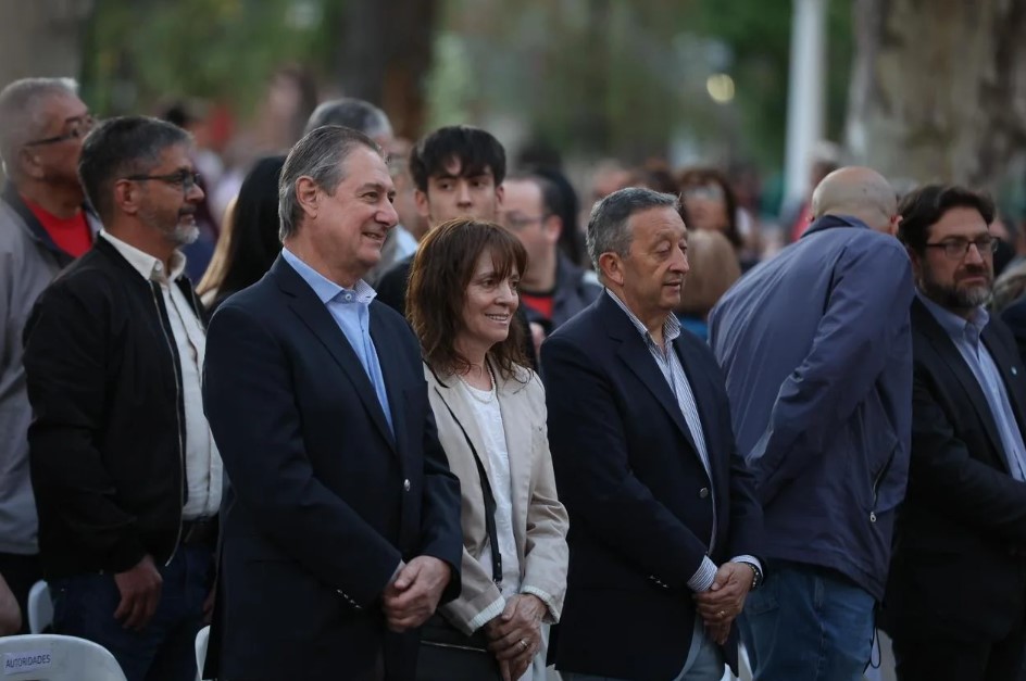 El intendente Omar Félix participó de la multitudinaria misa por el Día de San Rafael Arcángel en la Catedral.