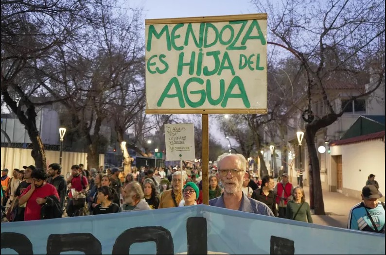 res candidatos respondieron a los vecinos y asambleístas sobre San Jorge y la megaminería en Uspallata.