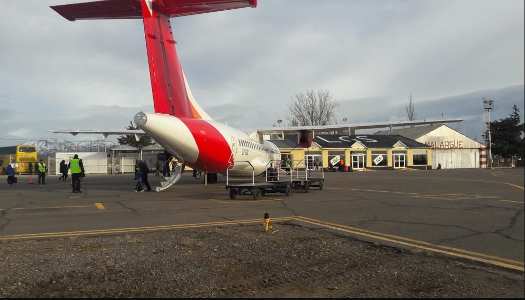 El aeropuerto de Malargüe se moderniza: realizan obras de parking y mejora de imagen