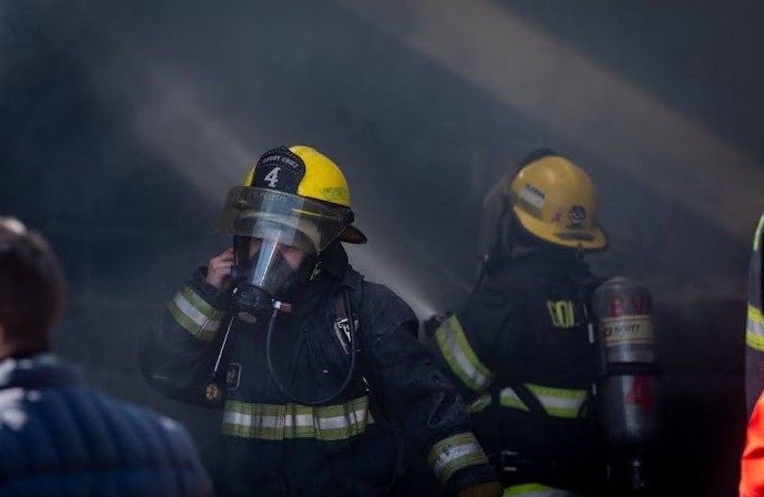 Pérdidas totales tras incendio en una vivienda de Las Paredes