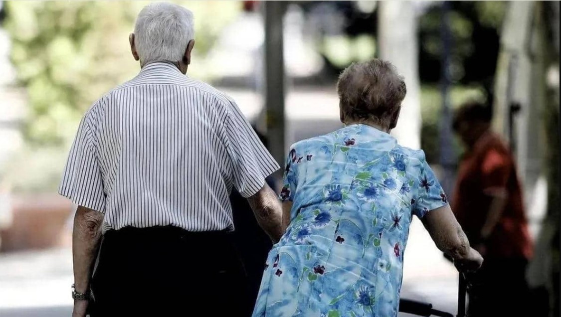 Jubilados: confirman el bono de $70.000 para octubre y el haber inicial roza los $400.000