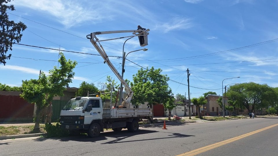 “Sigue la reconversión a luces LED en avenidas: ahora es el turno de Telles Meneses.”