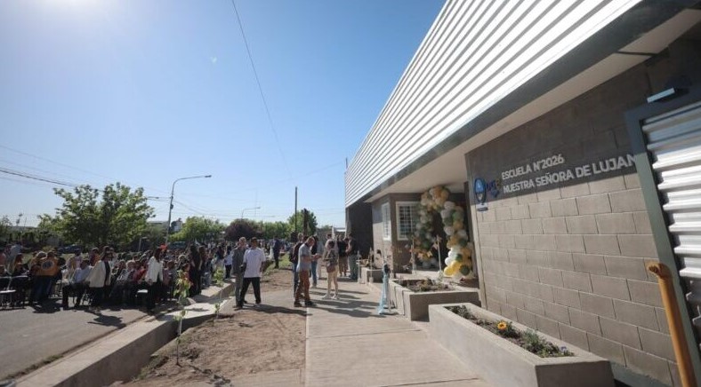 La escuela de sordos inauguró su edificio en un lote que donó el municipio