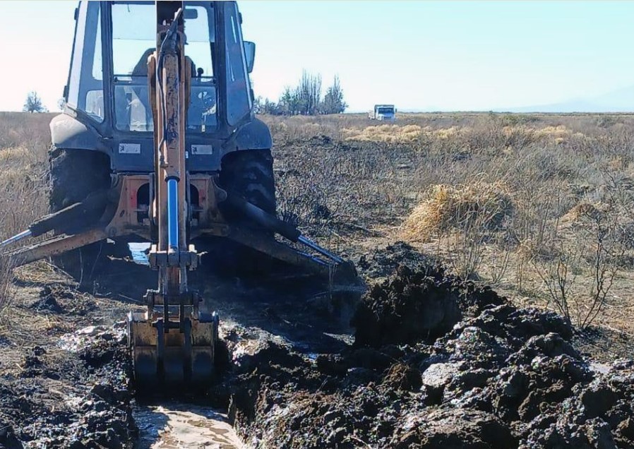 Mejoras en los caminos y aguadas del Secano: Costa del Atuel y Los Parlamentos