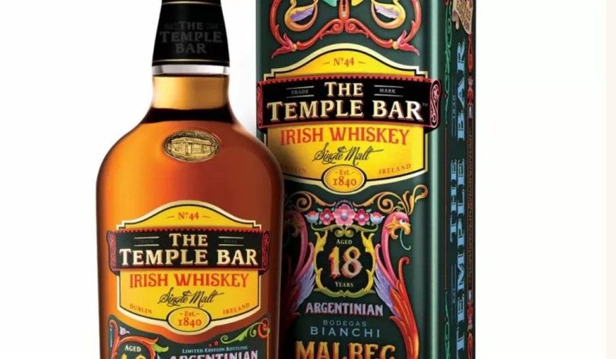 La bodega mendocina que hace vino hace 100 años en la Argentina y ahora lanza su propio whisky