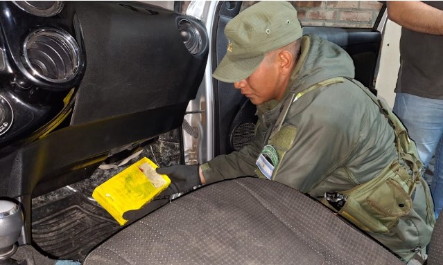 Viajaban de Mendoza a San Juan y cayeron con más de 1 kilo de cocaína