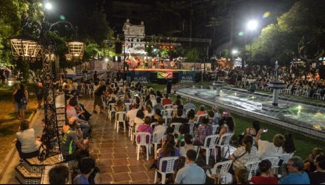 La Plaza España se prepara para vivir una gran fiesta este fin de semana