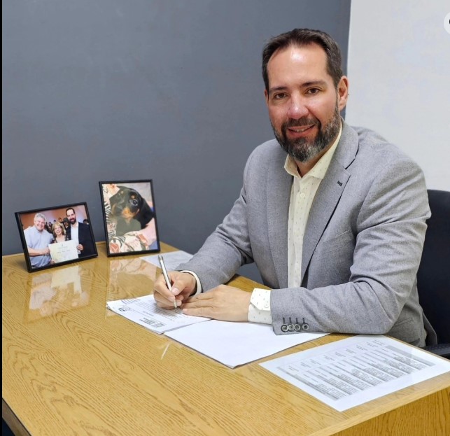 Tras el escándalo por alcoholemia, el Partido Libertario impulsa la salida de Antolín