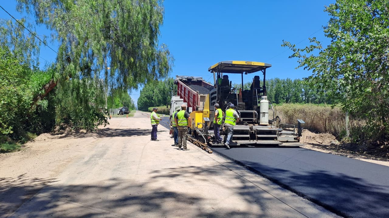 El intendente Omar Félix supervisó el asfaltado y ensanche de calle Sueta, que se convierte en un nuevo corredor urbano
