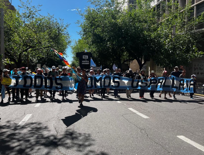 Continúan las protestas contra las nuevas leyes mineras en Mendoza