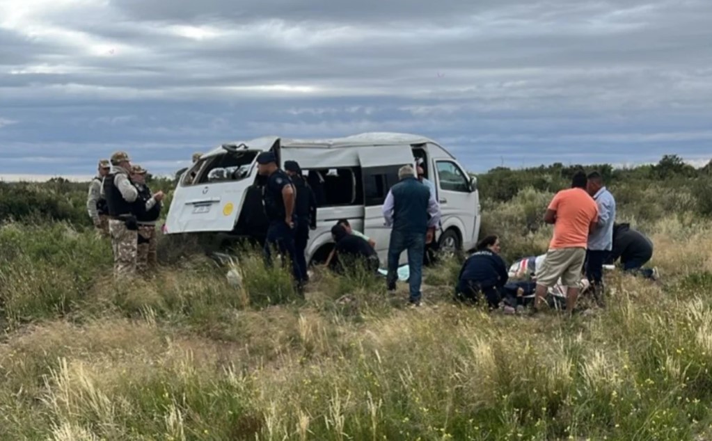 Vuelco de traffic con contingente religioso: falleció una mujer de 80 años y hay un niño gravemente herido