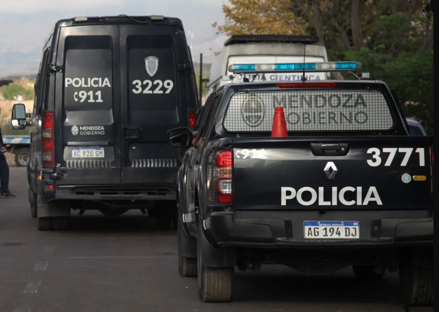 Un hombre fue hallado en la calle muerto en Villa Atuel
