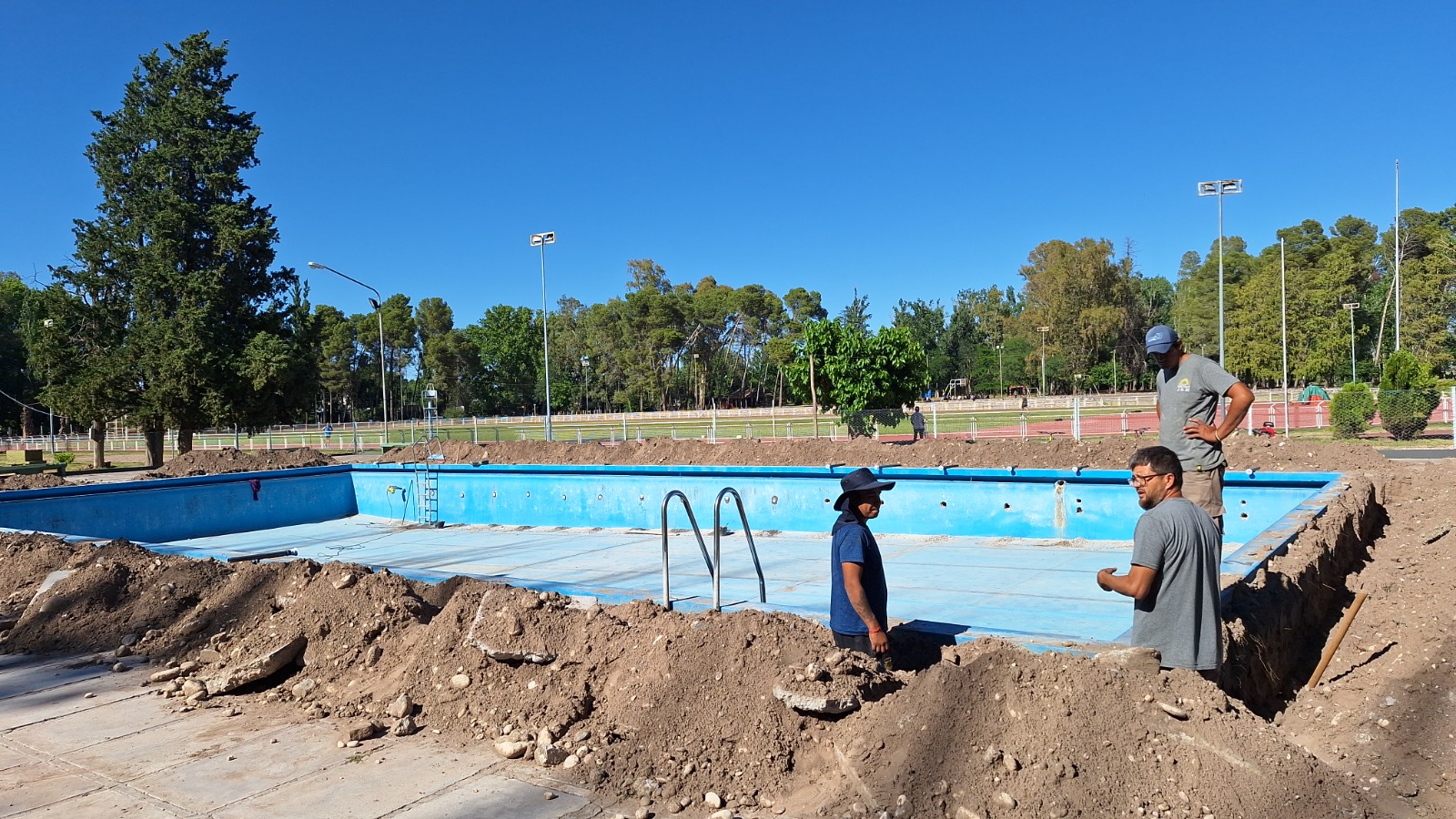Los polideportivos se preparan con obras para recibir a miles de chicos en las colonias de verano