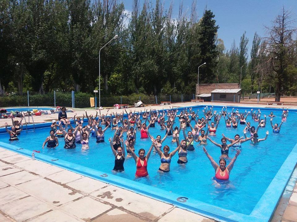 Clases gratuitas de natación para adultos y aquazumba en el Poli 3