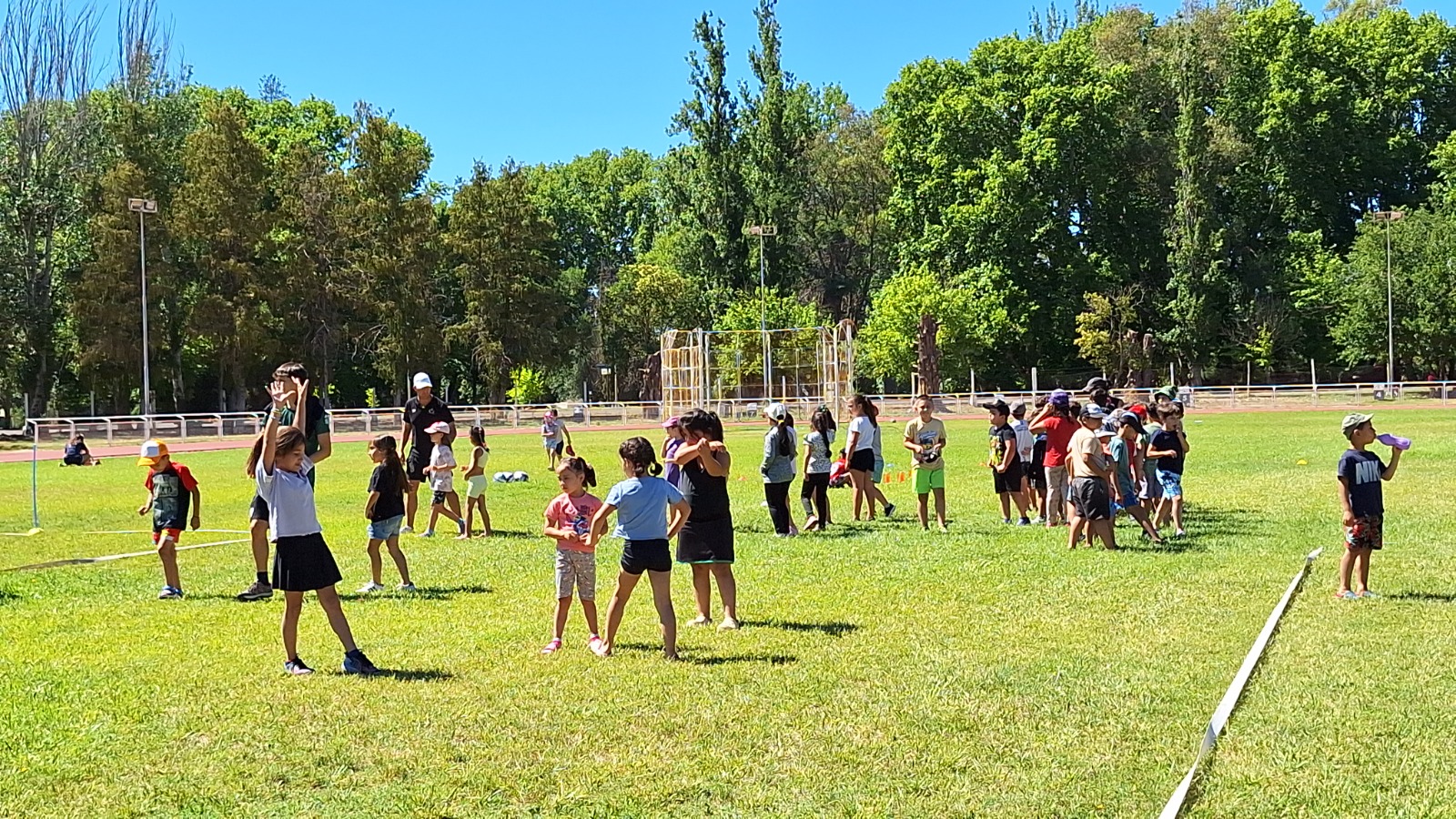 Cientos de chicos sanrafaelinos comenzaron las colonias de verano municipales