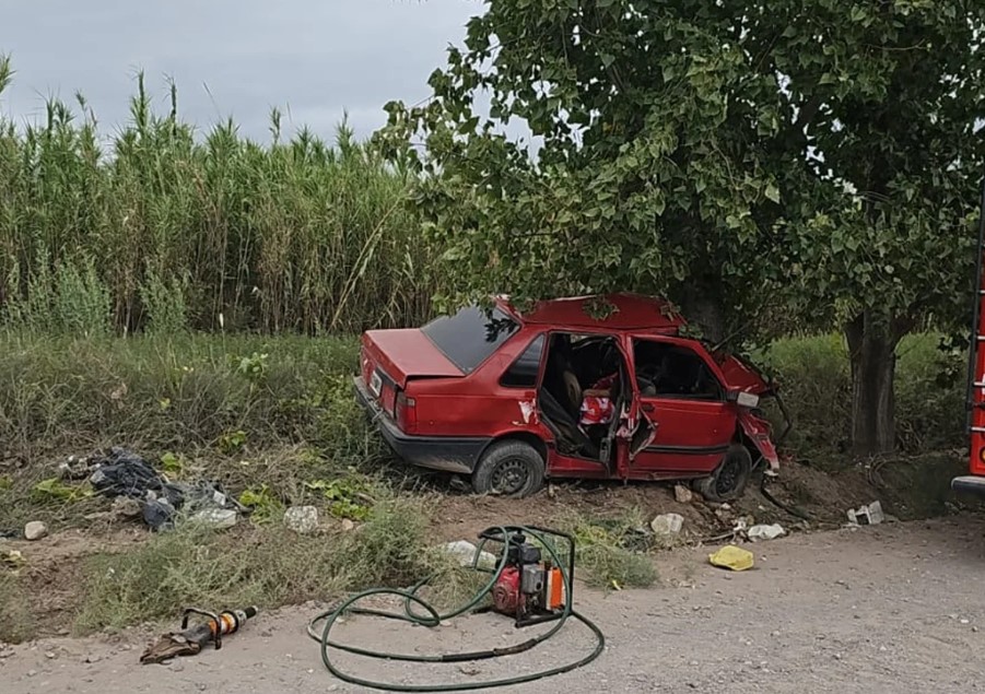 Tragedia en Junín: un hombre de 32 años murió tras chocar contra un árbol en La Colonia