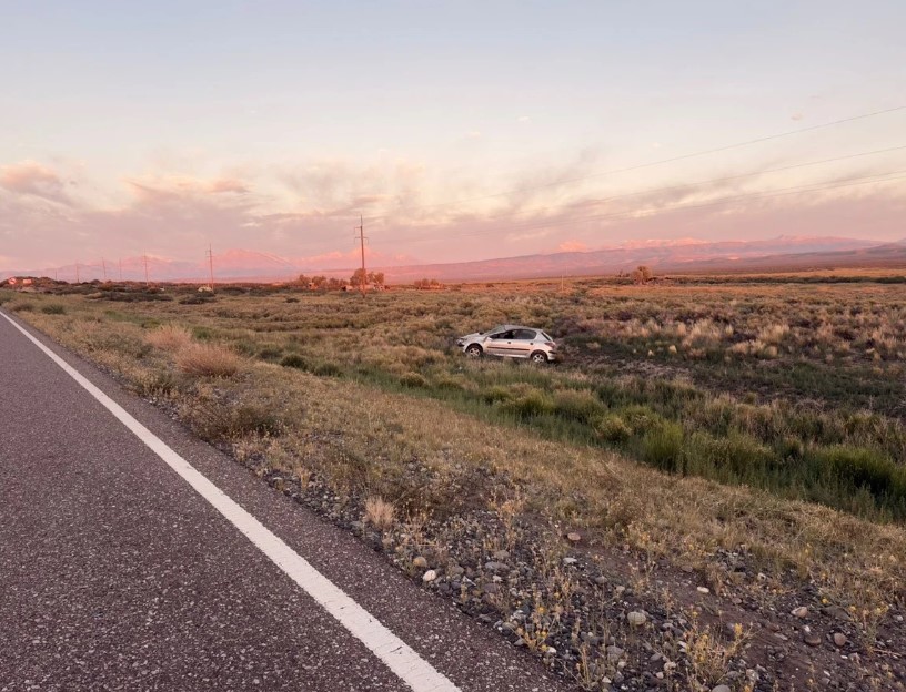 Vuelco en Ruta 144: conductor hospitalizado tras perder el control del vehículo