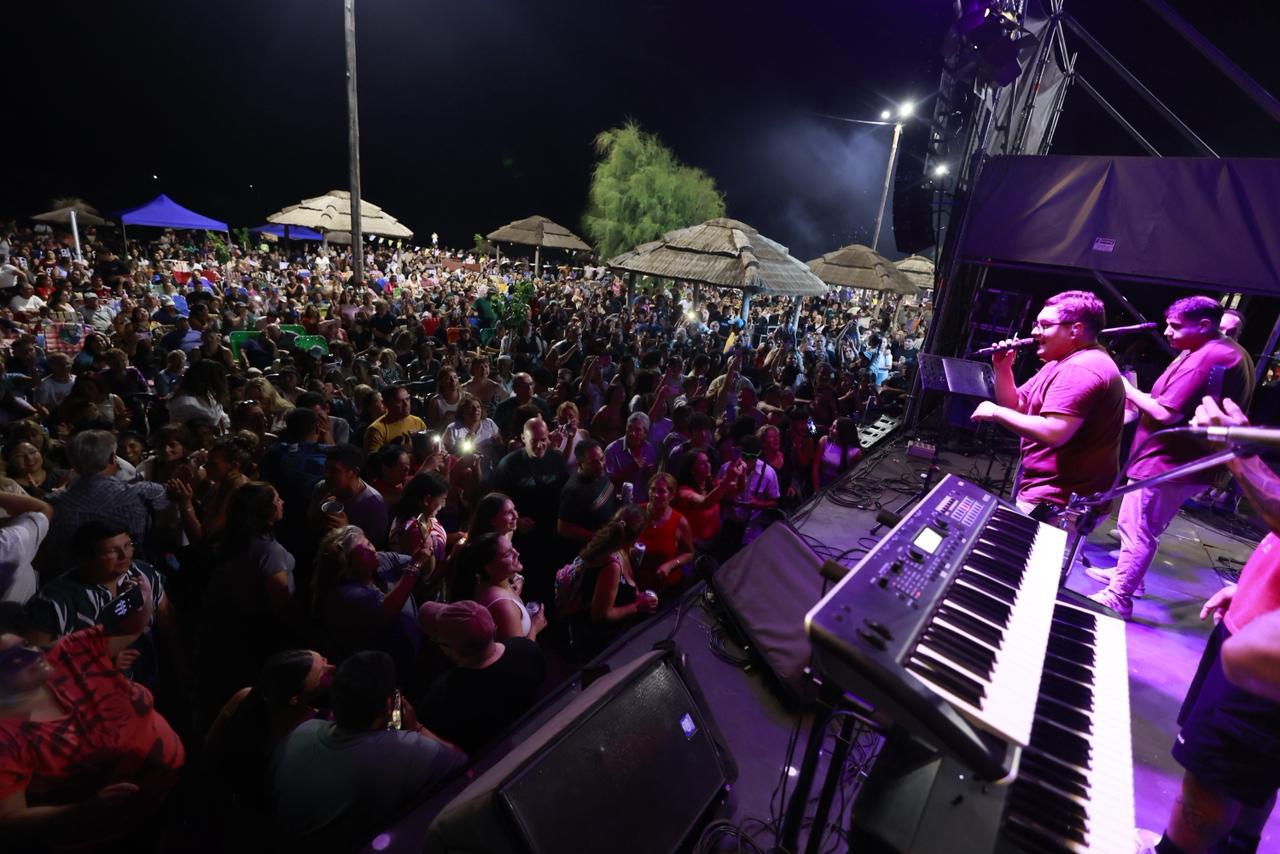 Monte Comán vivió una multitudinaria fiesta de Carnaval en la Costanera