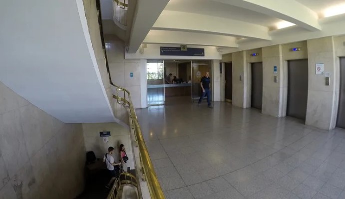 Mendoza: el Gobierno inició la compra de una cafetera y un ablandador de agua por más de $6,5 millones para Casa de Gobierno