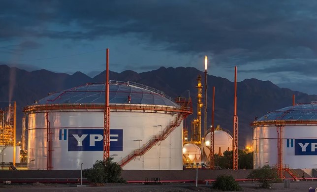 Denuncian que la salida de YPF de Mendoza provocó más de 1.000 despidos y daño ambiental