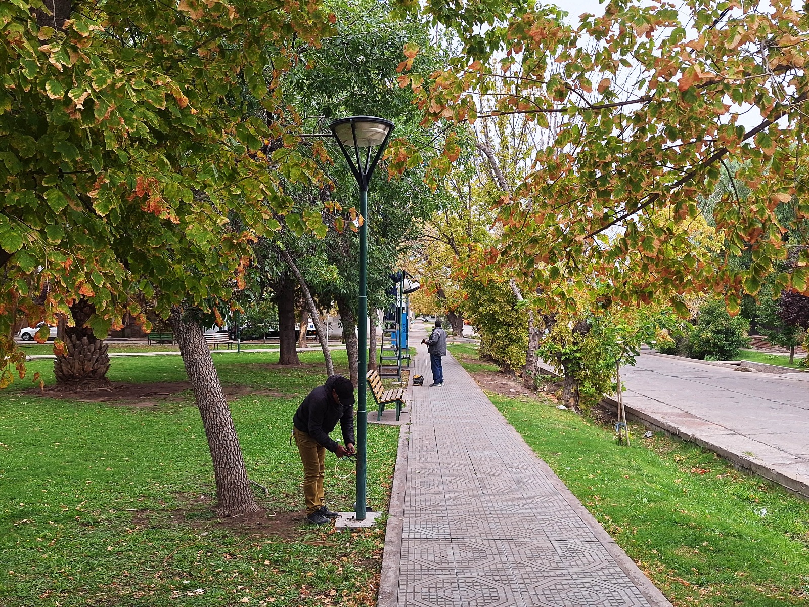 La Plaza Bufano suma nuevas farolas y luminarias LED