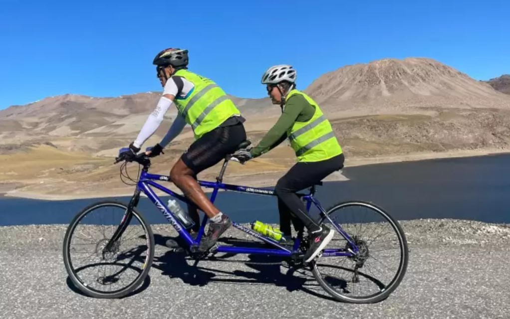 Histórica travesía: dos deportistas alvearenses unieron el Pacífico y el Atlántico en tándem