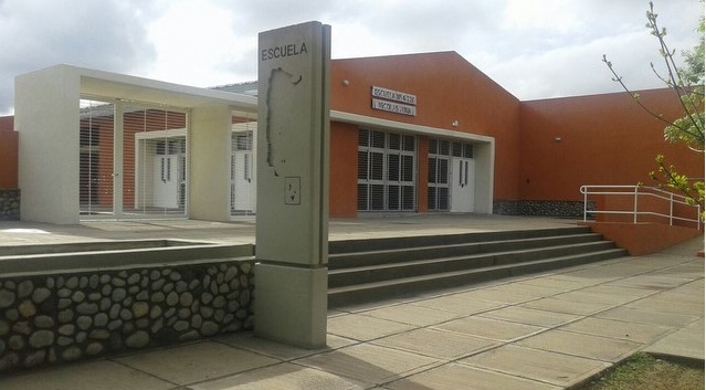 Aparecieron escritos intimidantes en la Escuela Nicolás Luna