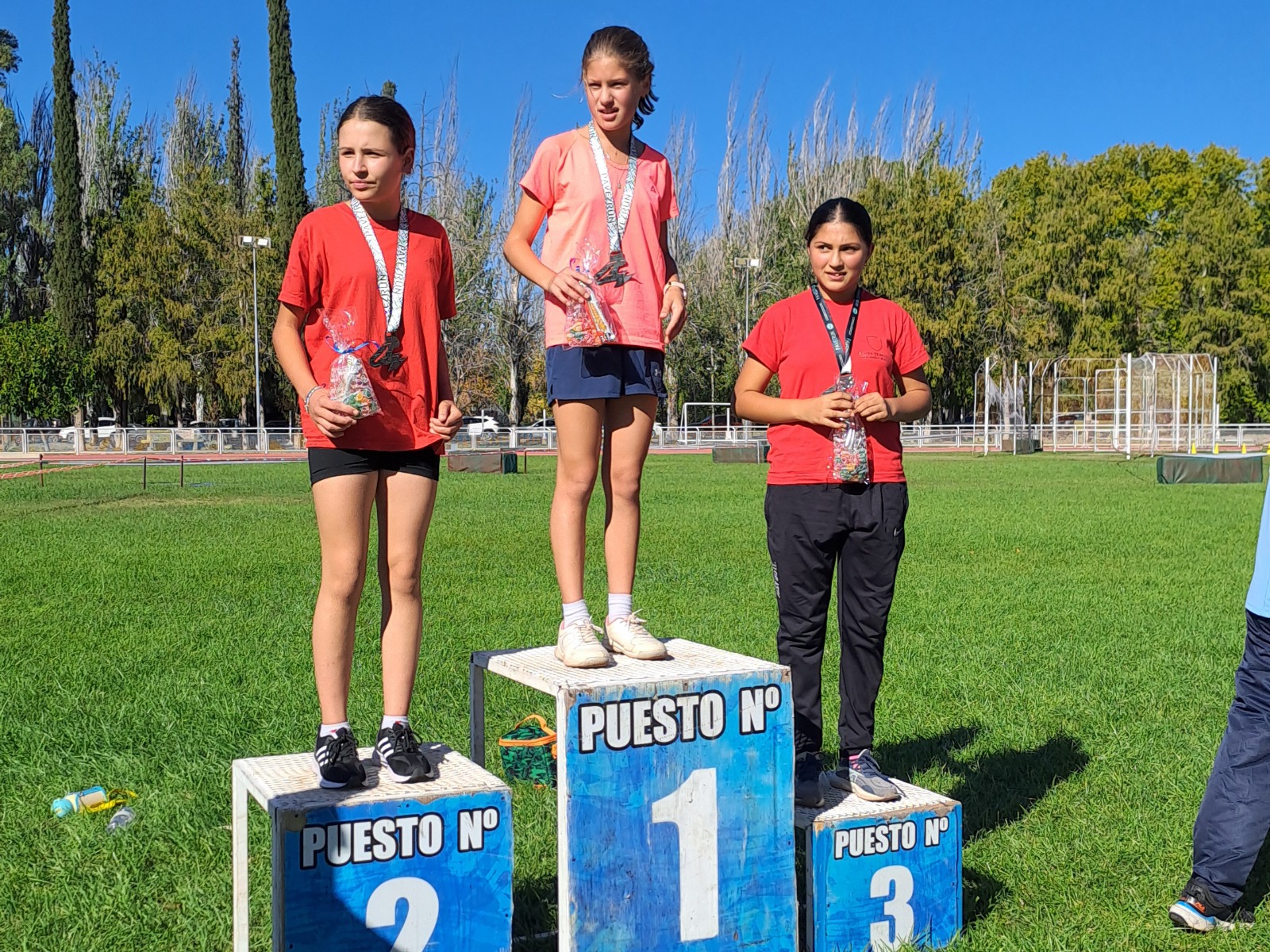 Más de 200 chicos participaron del torneo de mini atletismo en el Poli 1