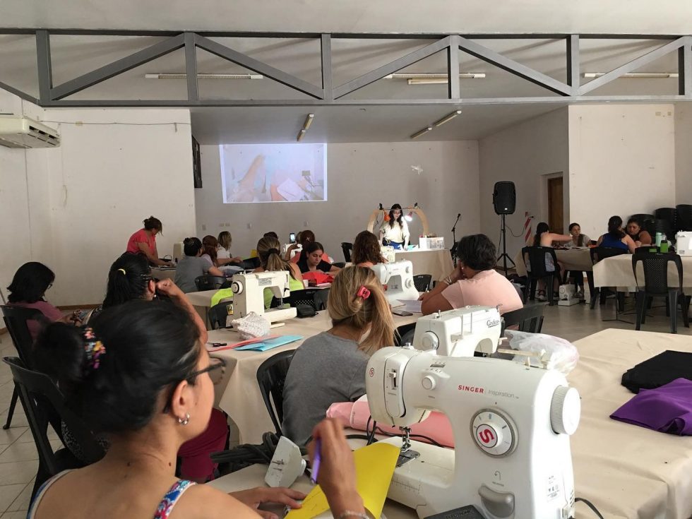 El Polo Textil Municipal suma nuevos espacios de capacitación en los distritos de San Rafael