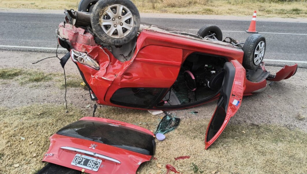 Una joven sufrió lesiones tras el vuelco de un automóvil en San Rafael