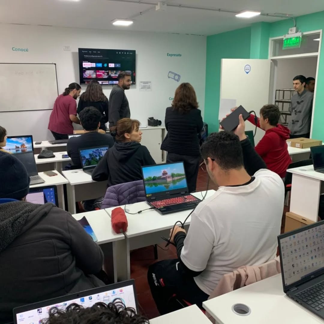 Con cupos completos se realiza el curso de desarrollo de videojuegos en el Punto Digital.