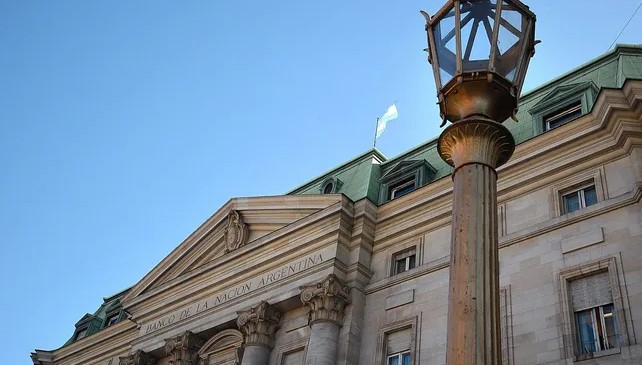 En la era Javier Milei, el Banco Nación otorgó 1.120 créditos hipotecarios a personas políticamente expuestas