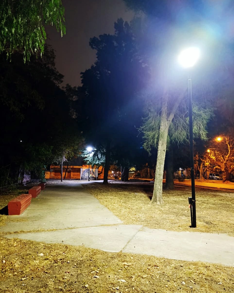 Instalaron nuevas luminarias LED en la Plazoleta Roberto Órdenes