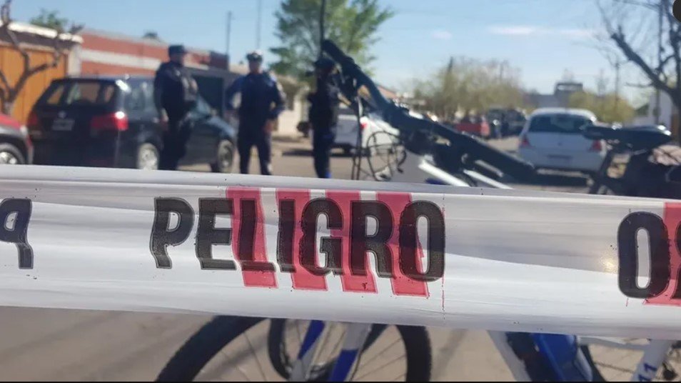 Crimen en La Favorita: un adolescente de 15 años fue asesinado a puñaladas y hay tres detenidos
